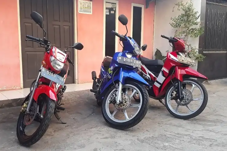 Pemilik Motor 2-Tak Nangis Guling-guling Bakalan Ditolak Perpanjang STNK Kalau Enggak Ada Bukti Ini