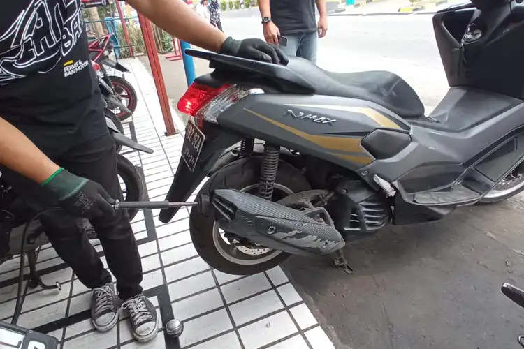 Planet Ban Ajak Pemotor Uji Emisi Gratis Demi Turunkan Polusi Udara Jakarta