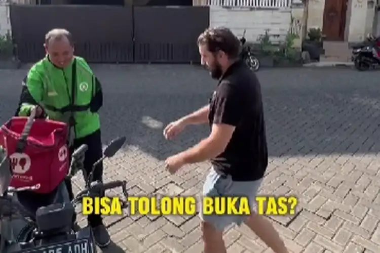 Kisah Hidup Driver Ojol Difabel Bikin Bule Asal Chili Menangis, Kehilangan Tangan Sejak Kecil