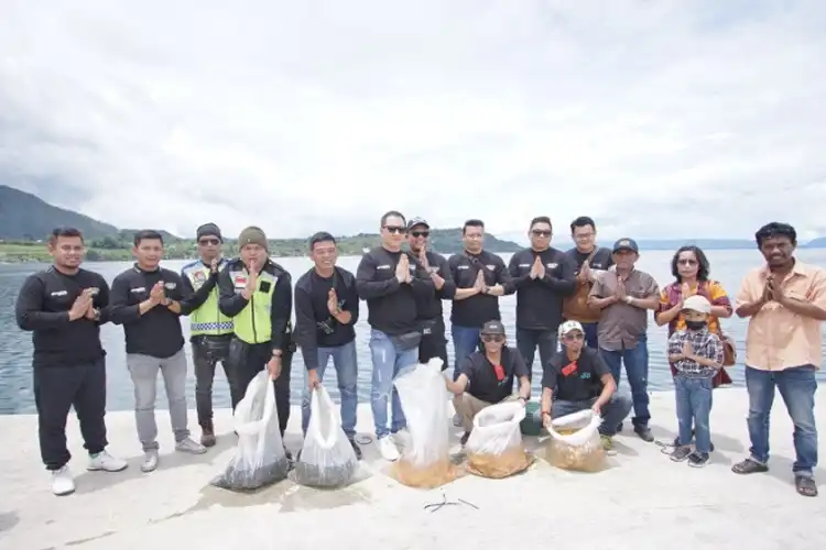 Puncak Perayaan MAXi Yamaha Day 2023 Sumatera Utara, 500 Benih Ikan Mas Dilepas di Danau Toba