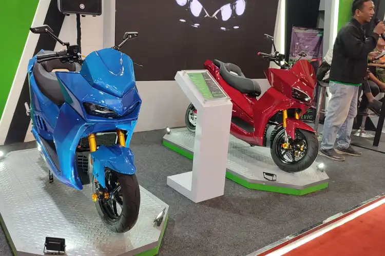 Berbody Carbon Kevlar Motor Listrik Dhelvic Mejeng di IMOS+ 2023, Klaim Tembus 140 Km/jam