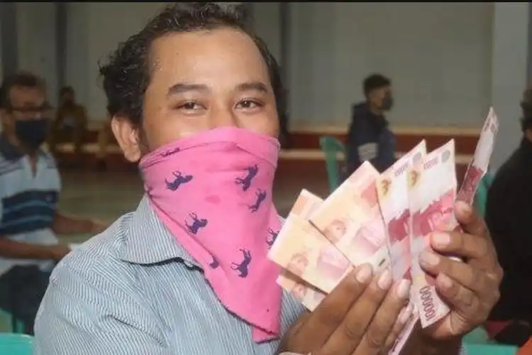 Cukup Siapkan KTP Pemotor Bisa Dapat Bansos Rp 400 Ribu Sampai Rp 2,4 Juta dari Pemerintah