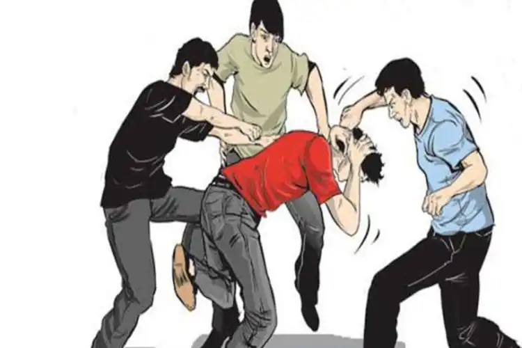 Warga Ngamuk Hajar Maling Motor Sampai Babak Belur di Tebet, Cuma Sisa Pakaian Dalam
