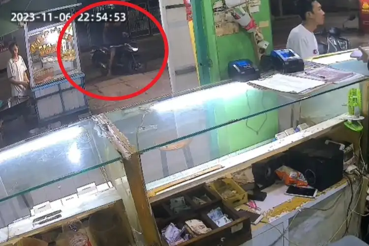 Kunci Motor Nyantol Menggoda Maling di Bekasi Untuk Beraksi, Pemilik Langsung Gigit Jari