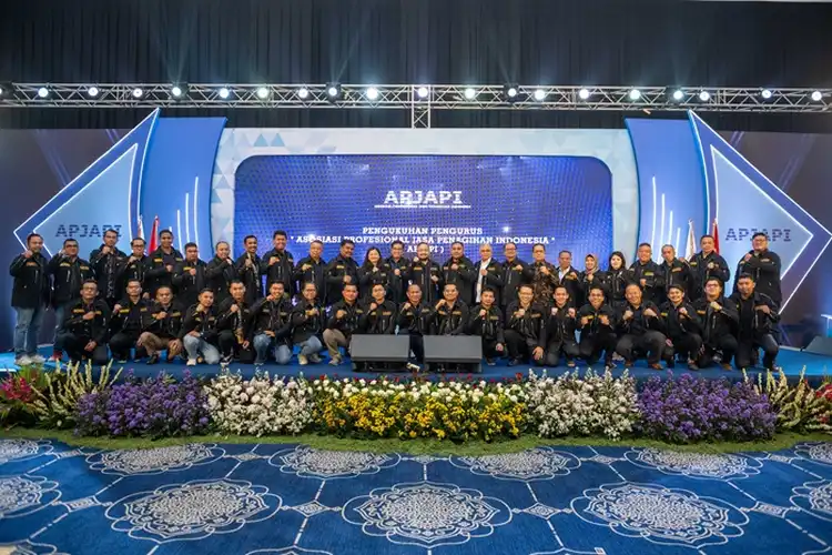 Pelantikan Pengurus APJAPI, Tekad Bangun Ekosistem Industri Jasa Penagihan yang Sehat