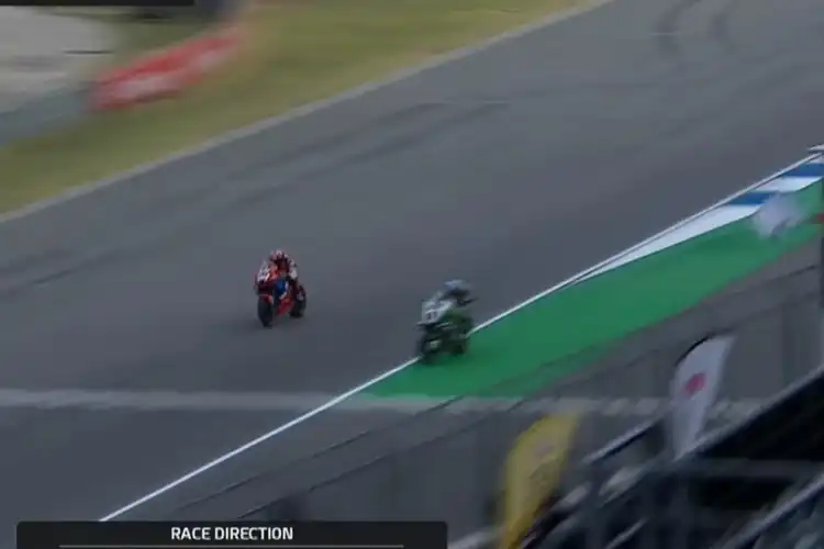 Pembalap indonesia Andi Gilang Cetak Sejarah Juara Race 1 ASB1000 ARRC Thailand 2023