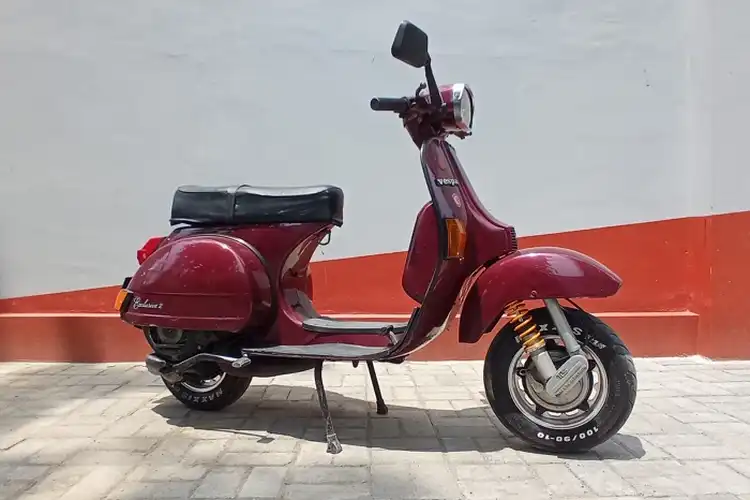 Modifikasi Vespa Klasik Pakai Sokbreker Scarlet Lengkap dengan Tabung Harga Rp 1 Jutaan