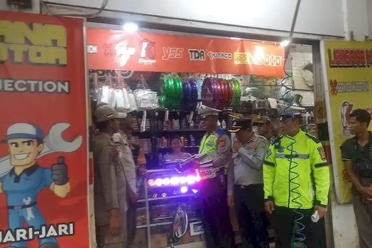 Pedagang Aksesoris Dilarang Menjual Knalpot Brong di Karawang, Ancaman Rp 50 Juta Menunggu