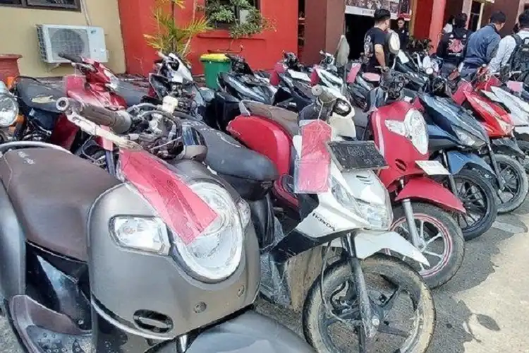 Warga Samarinda Cek 14 Motor Curian Yang Diamankan Polisi, Pelakunya Tukang Parkir Liar