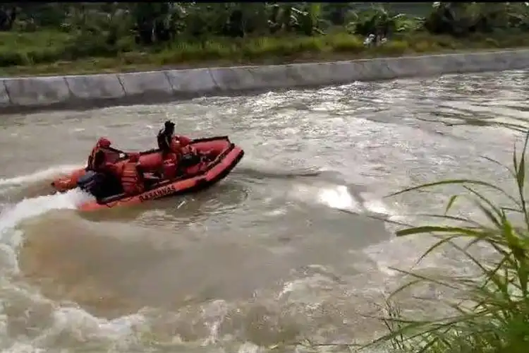 Sedih Warga Serang Banten Tersenggol Motor Hingga Hanyut di Sungai Sentul Sampai Kini Belum Ditemukan