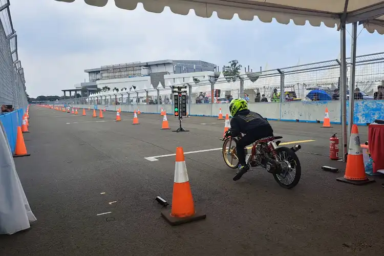 Perdana Dipakai Sirkuit Formula E Ancol Diakui Enak Dipakai Ajang Drag Bike