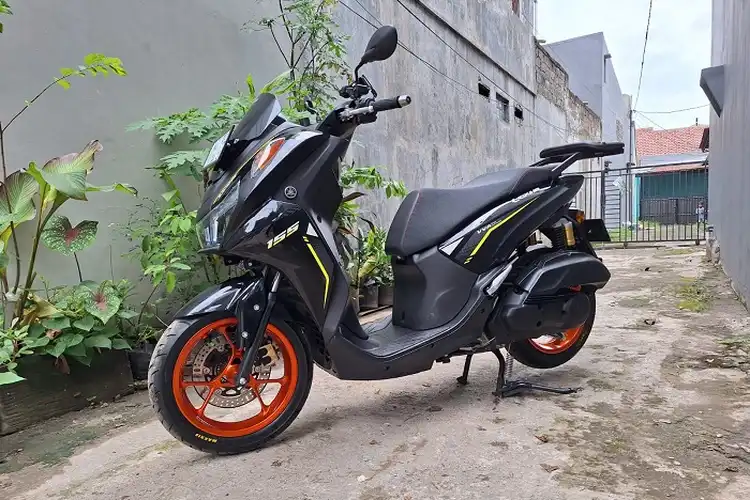 Modifikasi Motor Yamaha LEXi LX 155 Kaki-kaki Lebih Padat dan Proporsional