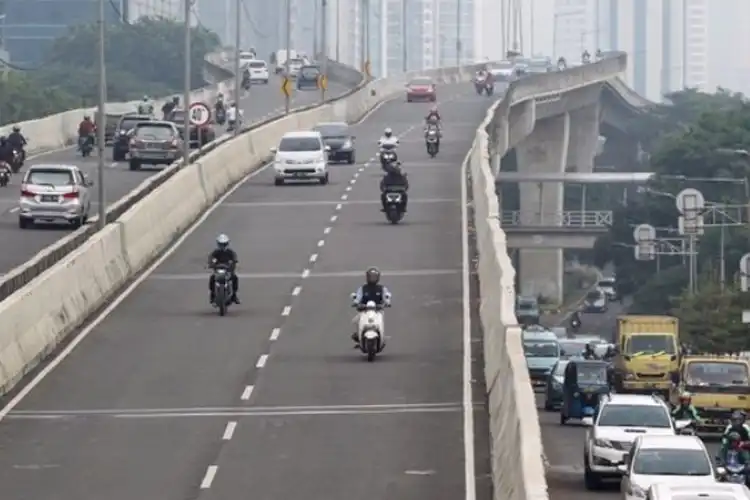 JLNT Casablanca Bakal Ditutup Pakai Portal Tiap Malam, Polisi: Pakai Water Barrier Tetap Dibuka Motor!
