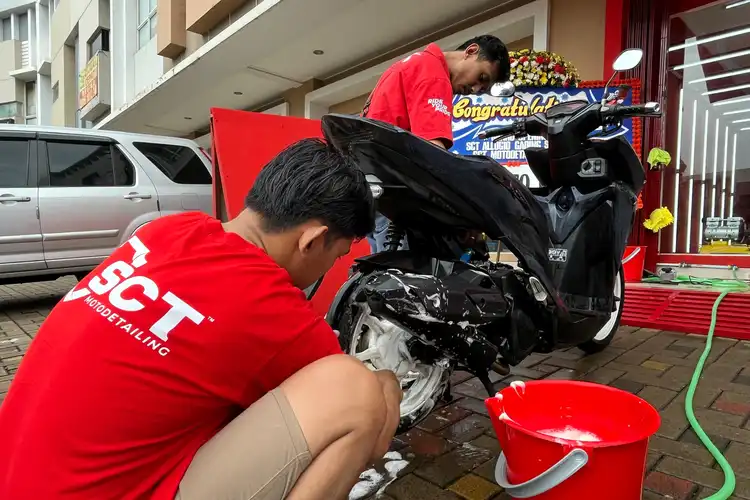 Motor Ganteng Sebelum Lebaran, Cuci Motor Premium di SCT Allogio Gading Serpong Diskon 50%
