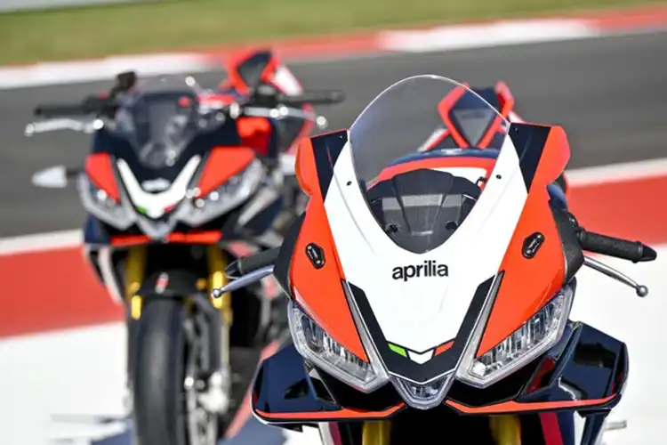 Pas Juara MotoGP Amerika 2024 Aprilia Luncurkan RSV4 dan Tuono V4 Spesial