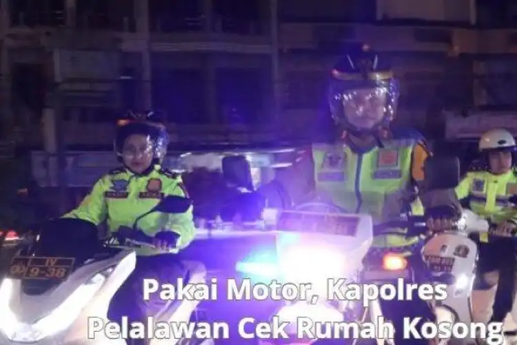 Warga Banyak yang Mudik Kapolres Lakukan Patroli Pakai Motor Untuk Cek Rumah Kosong Warga