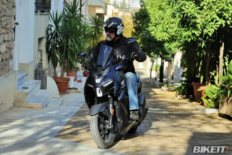 Motor Baru 2024, Mesin 125 cc Tampang Alien Mirip Yamaha MT-15