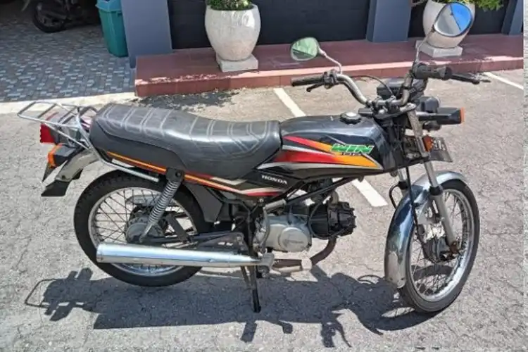 Motor Murah Rp 5,3 Jutaan Honda Win Dilelang di Madiun Irit Bensin Ini Keunggulan Lainnya