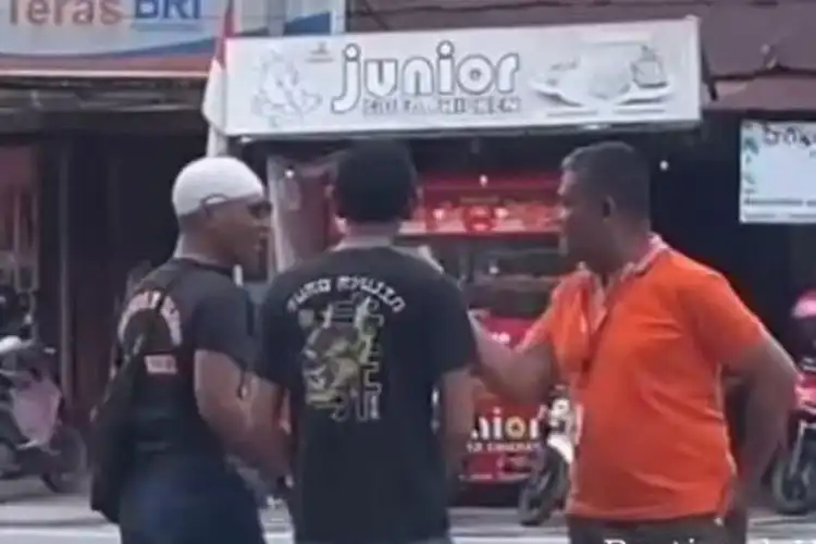 Tukang Parkir Liar Meresahkan Dijebloskan ke Penjara Oleh Manajer Alfamart Ini Pasalnya