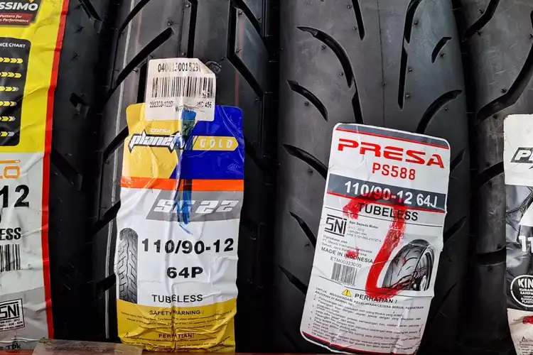 Merek Ban Motor Ini Cuma Ada di Planet Ban Gak Dijual di Toko Lain, Apa Tuh?