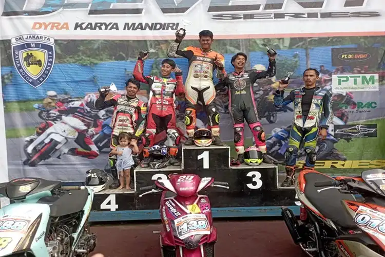 Bareng Grand Hi-Tech Oil, Pembalap Garage 27 Sabet Podium D-Event Series Round 4 Sentul 2024