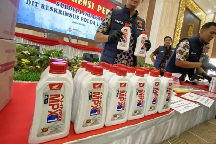 Ciri Oli Palsu AHM Oil MPX 1 Dibongkar Polisi di Lampung, Pemilik Motor Honda Harus Tahu