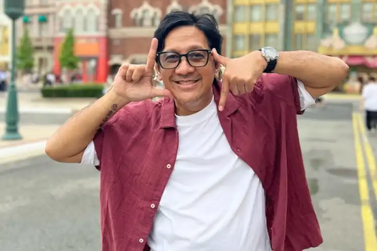 Rumah Tangga Bermasalah, Andre Taulany Simpan Motor Vespa Langka Harganya Goib