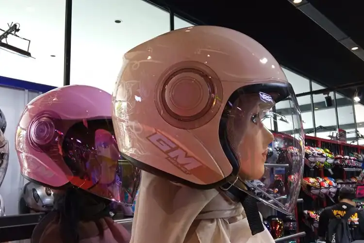 Pilihan Helm Hijab di IMHAX 2024 Cocok Buat Ukhti Biker Dapat Diskon Spesial