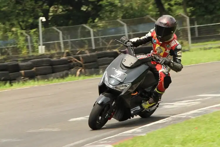 Motor Listrik United TX3000 Gaspol 35 Putaran di Sirkuit Sentul, Begini Hasilnya