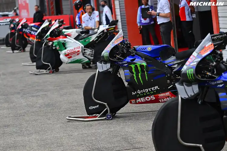Fakta Yamaha Akan Sulit Membuat Mesin V4 Untuk MotoGP Yakin Mesin Inline 4-Silinder Masih Punya Keunggulan