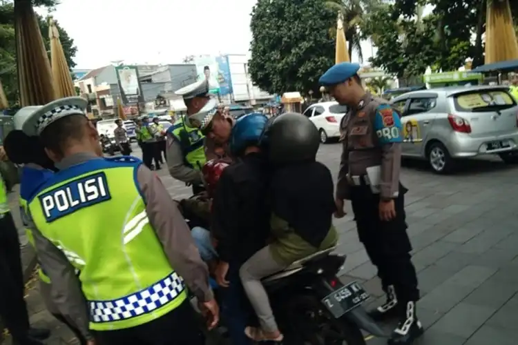 Waspada Tilang Sistem Poin Berlaku Tahun Ini Ada Pelanggaran Ringan, Sedang dan Berat