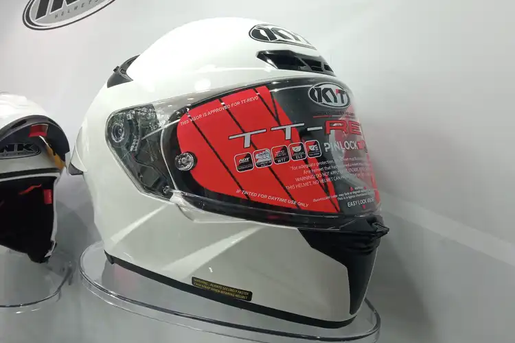 Helm KYT Baru Muncul di GJAW 2024 Penerus TT Course Calon Helm Ngabers