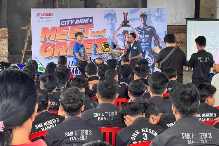 Ada Apa Nih, Aldi Satya Mahendra Dikerubungi Siswa SMK Negeri 3 Bangli Bali