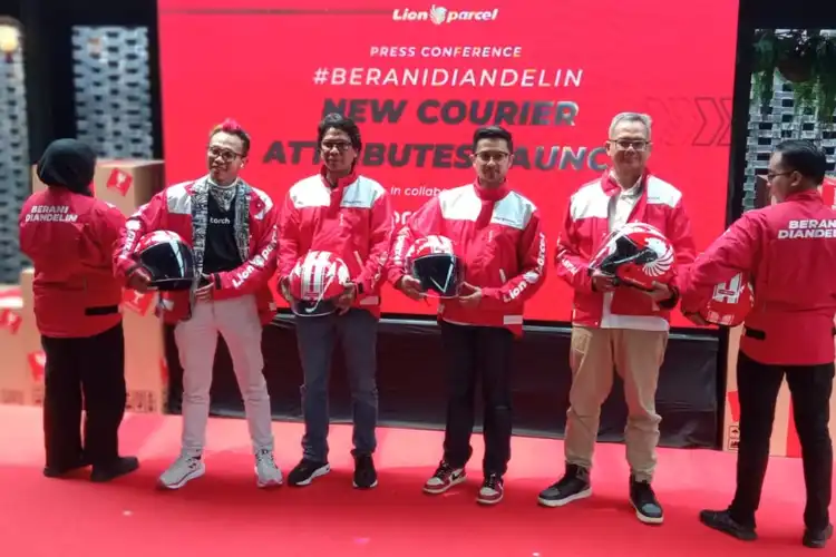 Lion Parcel Gandeng JPX dan Torch Luncurkan Atribut Baru Lebih Aman dan Nyaman