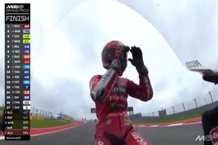 Arti Selebrasi Teropong Pecco Bagnaia di MotoGP Amerika 2025, Sindiran Cari Marc Marquez?