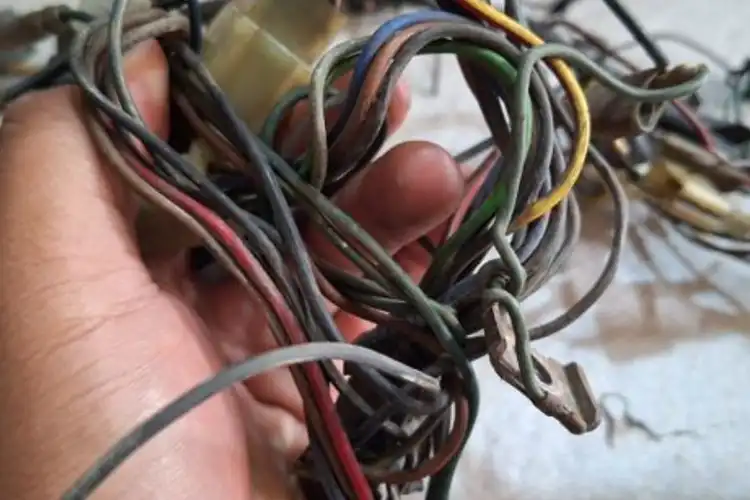 Kabel Bodi Wajib Diganti Baru Setelah Motor Sudah Dipakai Berapa Lama?