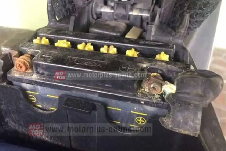 Waduh Aki Motor Sering Soak? Coba Cek Penyebabnya Disini!