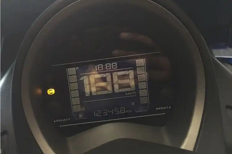 Mirip Ponsel, Lapisan Anti Gores Juga Ada Untuk Speedometer Motor