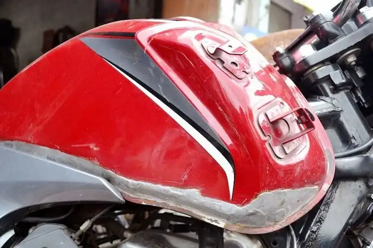 Simple, Begini Perlakuan Tangki Motor Biar Enggak Gampang Bocor