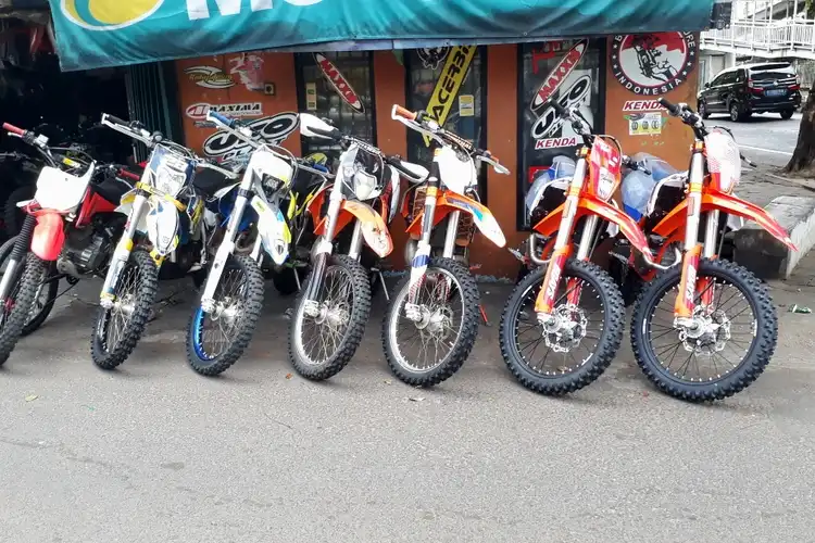 Mau Bangun Motor Trail dengan Basic Motor Sport? Simak Nih Ubahannya