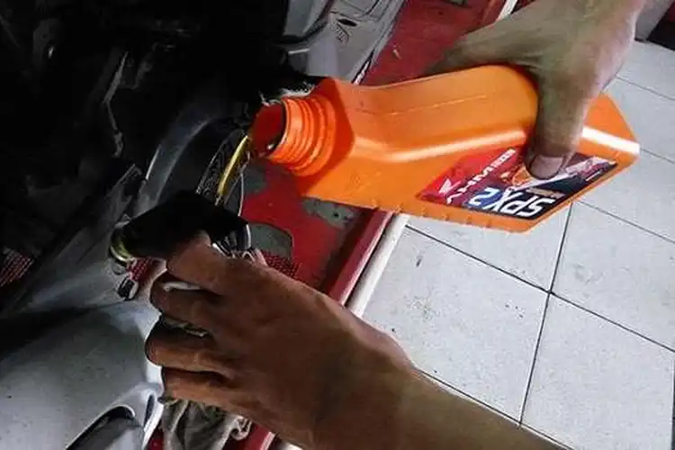 Waduh! Volume Oli di Mesin Kok Berkurang Terus, Apa yang Salah?