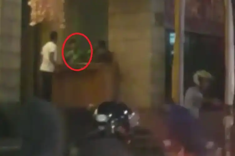 Ngeri! Detik-detik Driver Ojol Dikeroyok Geng Motor di Kemang, Korban Sempat Mohon Ampun