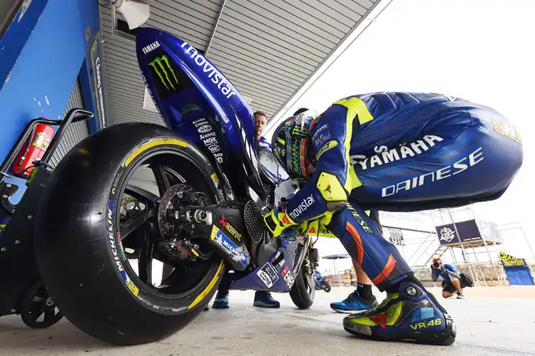 Belum Banyak Paham, Kok Motor MotoGP Pakai Ban Botak Sih? Begini Penjelasannya