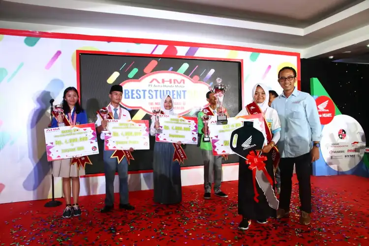 Ini Dia Siswa Terbaik yang Raih Gelar AHM Best Student 2018