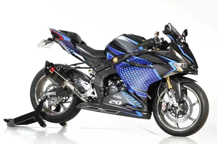 Jarang yang Sadar, Ada Mobil di Honda CBR250RR Keren Ini