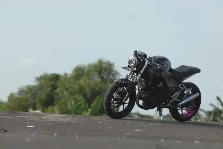 Yamaha R25 Minority Custom Doyan Bugil