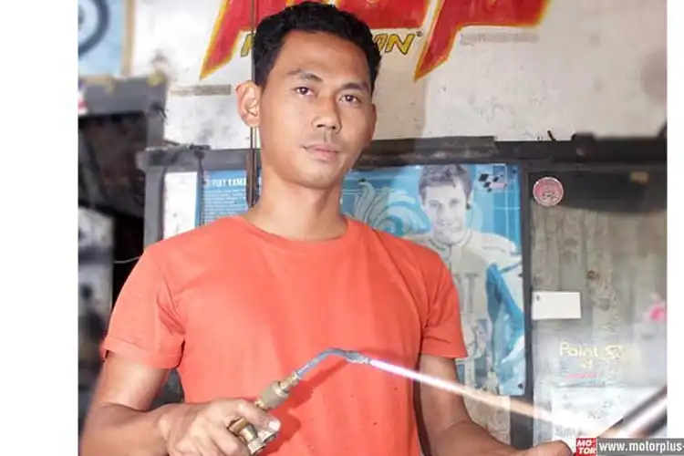 Bob, Spesialis Knalpot Yang Andalkan Rumus Di Semua Produknya
