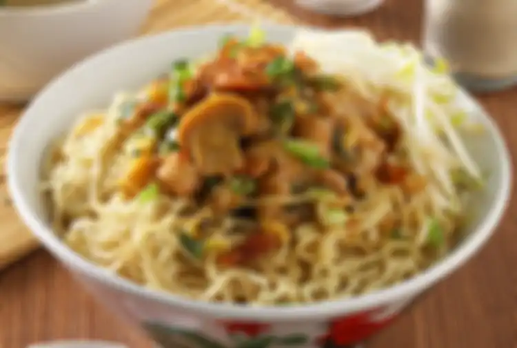 Banyak Dijual Pedagang Nakal, Jangan Pernah Makan Mi Ayam dengan Ciri-ciri Ini! Nikmatnya Tak Setara dengan Bahayanya