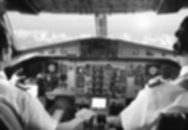 Pangkat Pilot Dilihat dari Jumlah Setrip pada Seragamnya, Begini Penjelasannya!