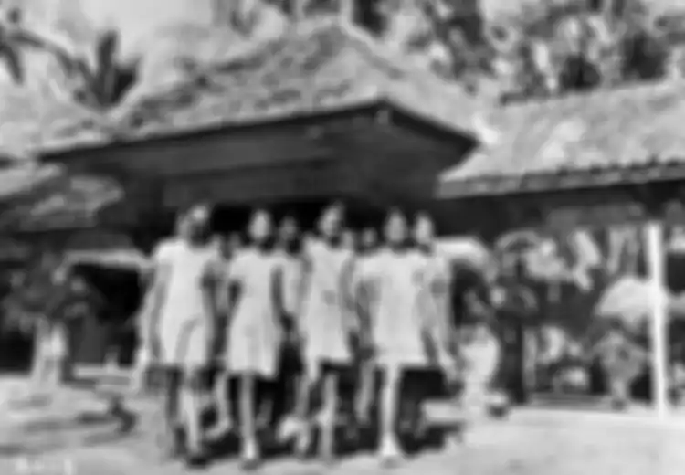 Analisis Kondisi Sinkronik (Masyarakat Indonesia) Terhadap Perempuan